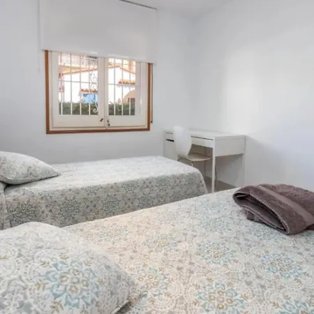 En S Agaro Zona Tranquila Apartment *